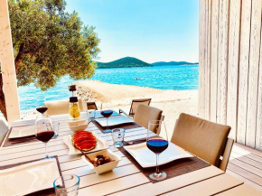 BUQEZ ECO RESORT - Beach Villa 28 - Directly by beach